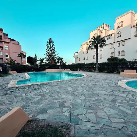 Family Pools & Lejlighed *